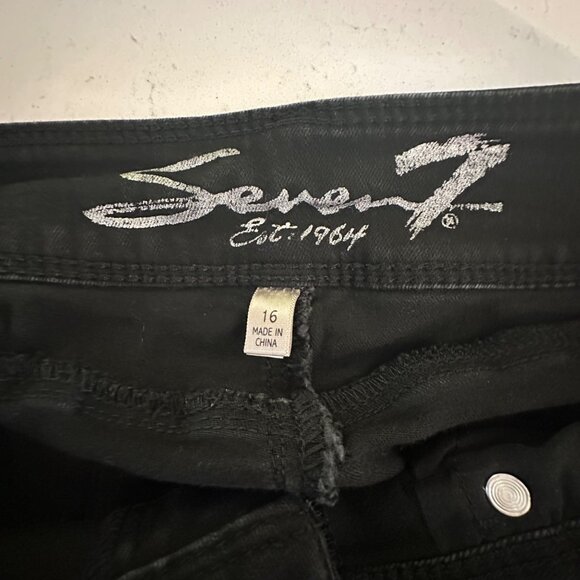 Seven7 Black Booty-Shaper Legging Jeans Size 16 Stretch Fit Mid-Rise 71% Cotton - Picture 3 of 8